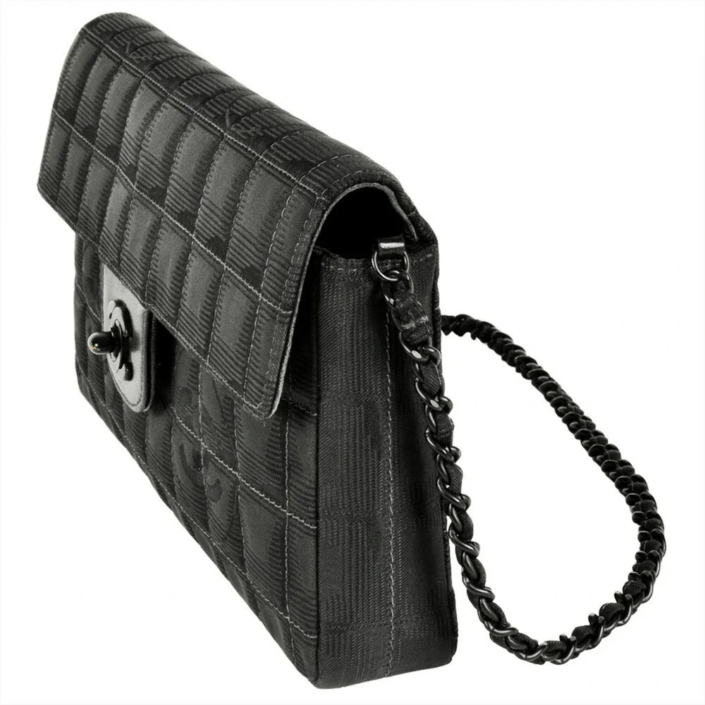 CHANEL Black Shoulder Bag